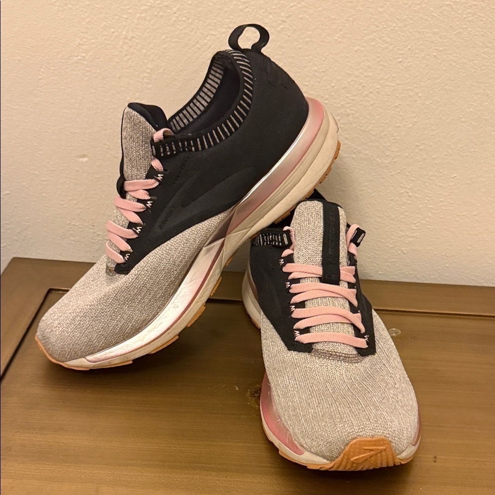 Brooks Ricochet LE Sneakers in Black, Pink, and Gray